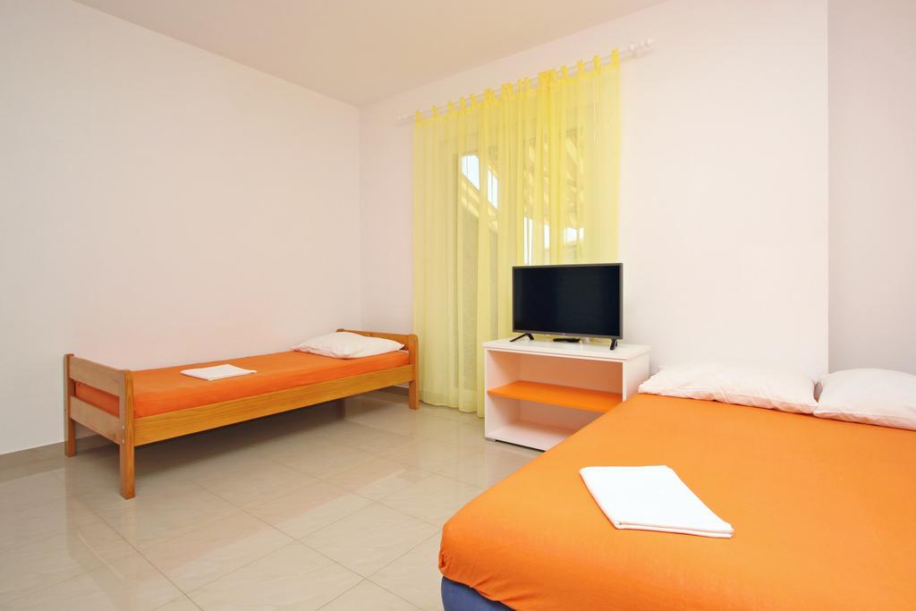 Apartment Ruza Novalja
