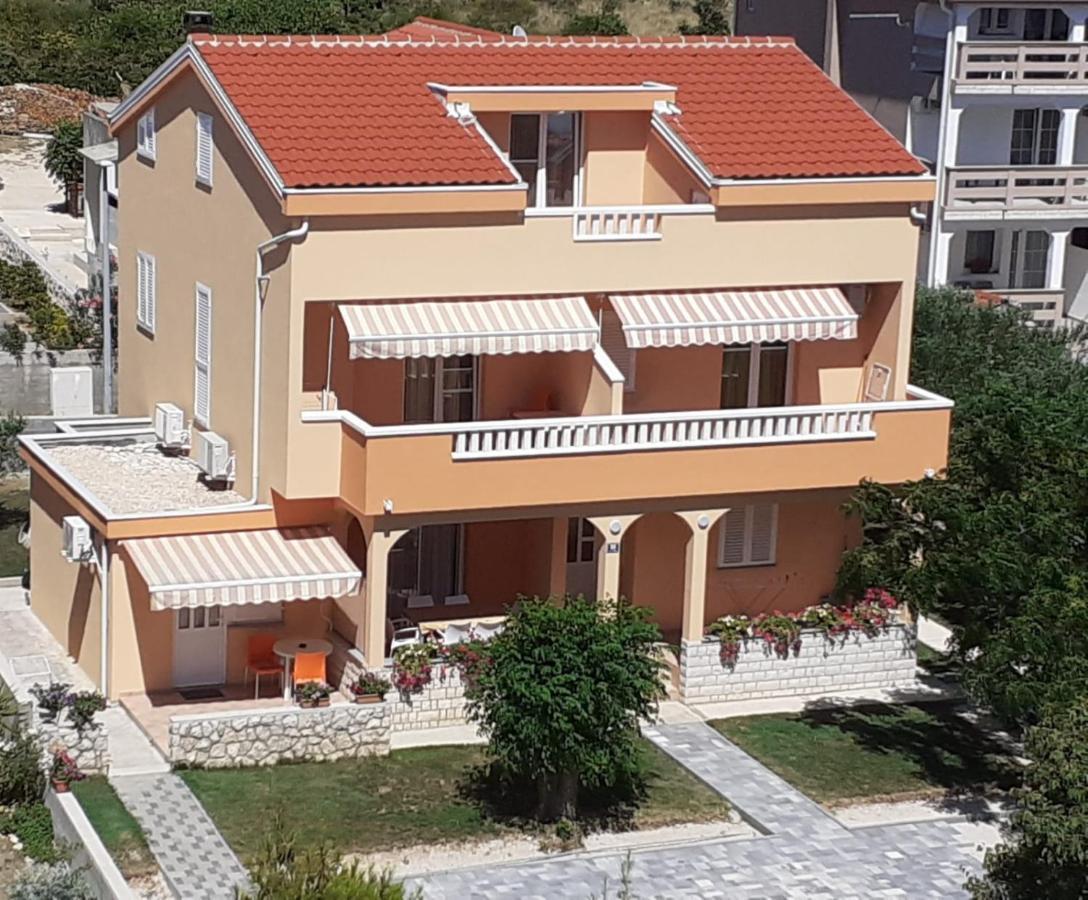 Ruza Apartament Novalja